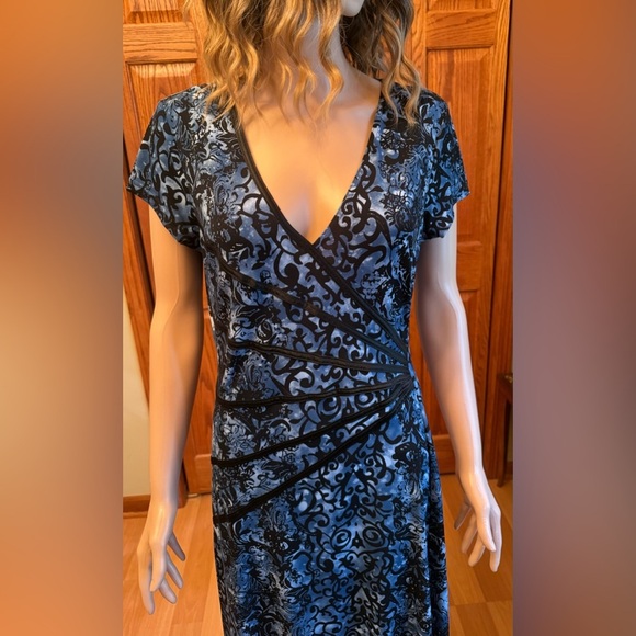 Connected Apparel Blue Sheath Dress with V-Neck Flutter Cap Sleeves Stretchy 12 - Picture 3 of 13